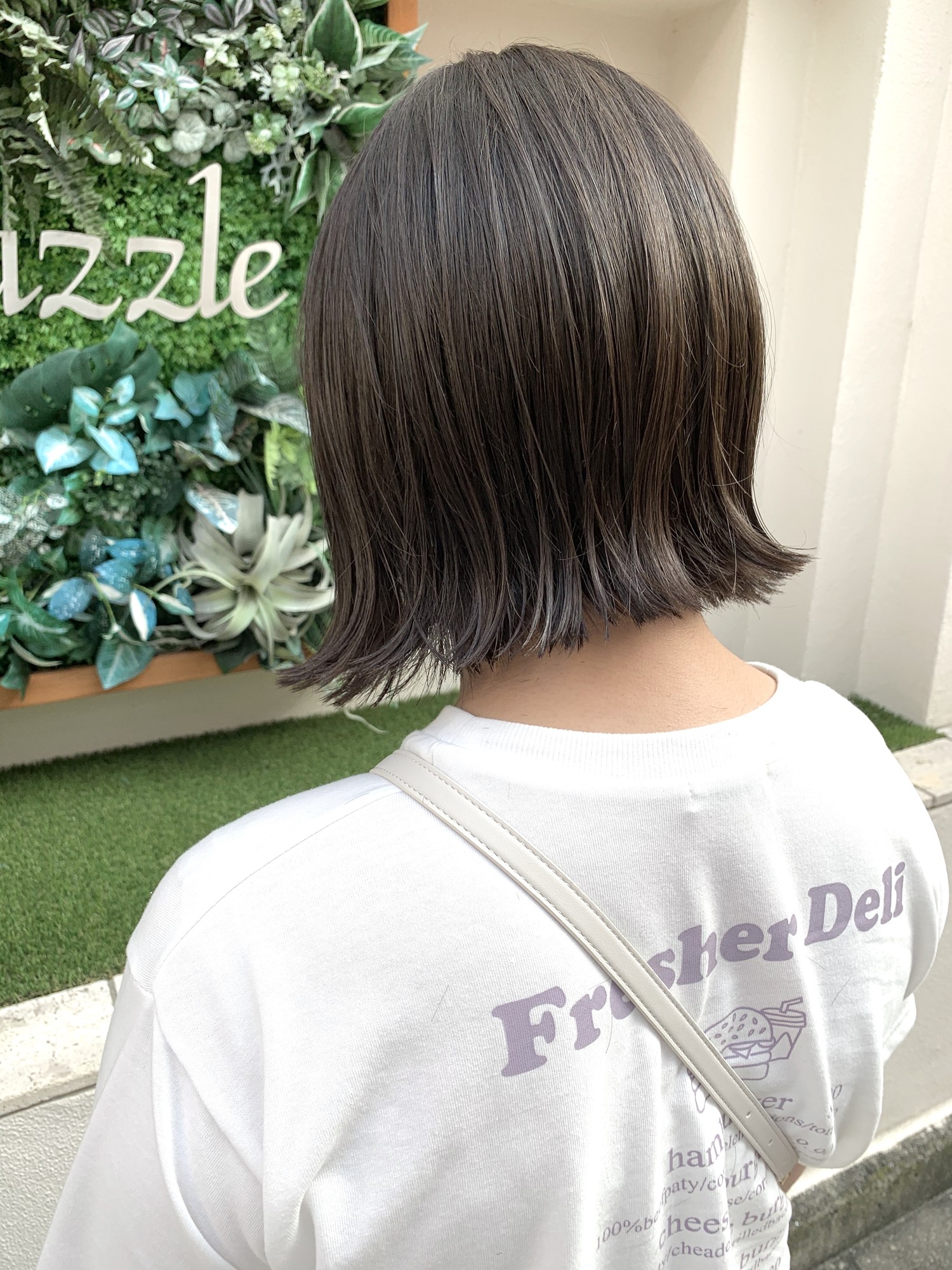 首が長く綺麗に見える切りっぱなしボブ 神戸で人気の美容院パシフィックダズール公式webサイト 西区 垂水区